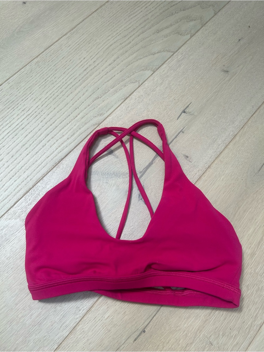 Lululemon Strappy Sports Bra - Fuchsia Pink GREAT CONDITION SIZE 2